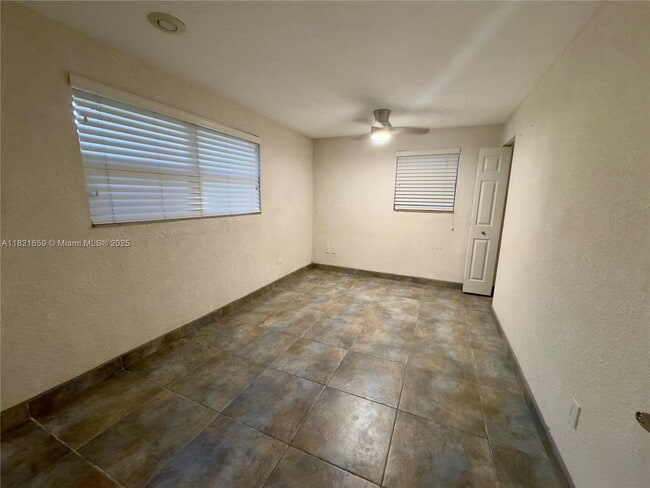 Building Photo - 786 Bostwick Dr