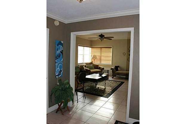 Building Photo - 2444 Flamingo Pl