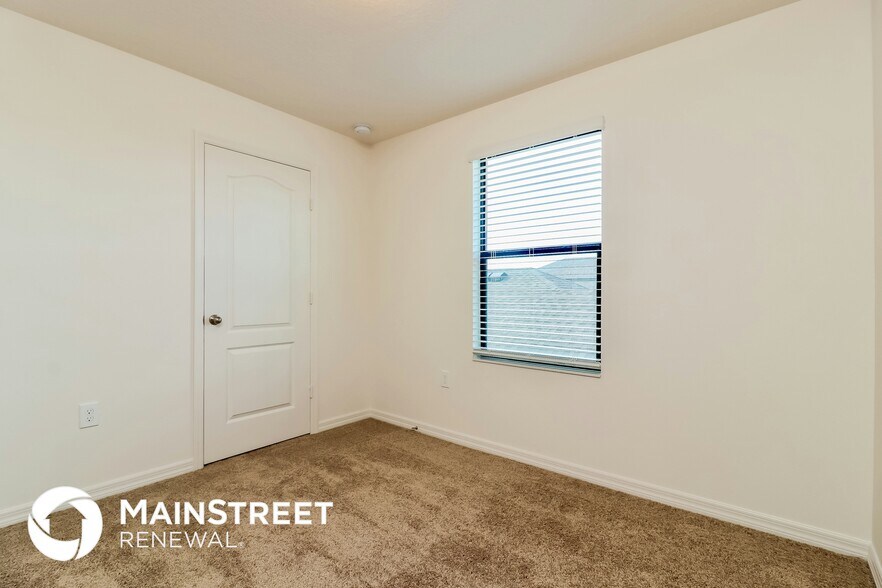 Building Photo - 2135 Peyto Wy
