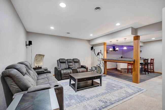 Building Photo - 3670 Sabertooth Trail