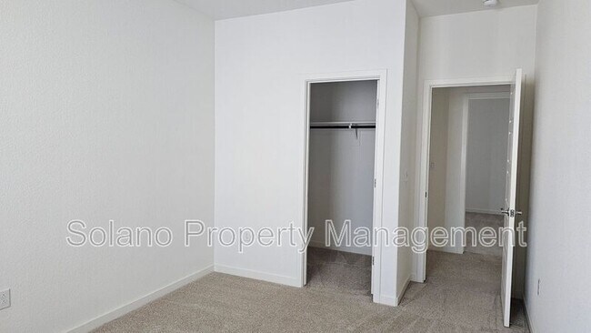 Building Photo - 1317 Essence Ln