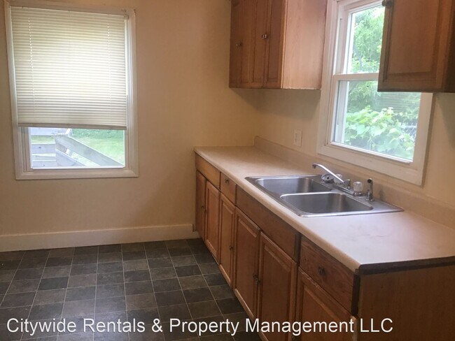 Building Photo - 3 br, 1 bath House - 3003 W. Carmen Ave