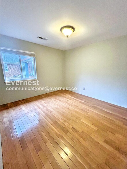 Building Photo - 6712 Magnolia Ct