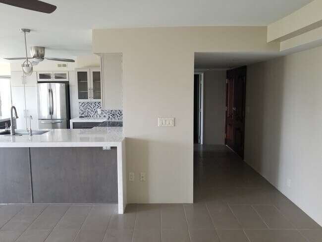 Building Photo - MODERN HIGH-RISE CONDO/11TH FLOOR OF LVCC ...