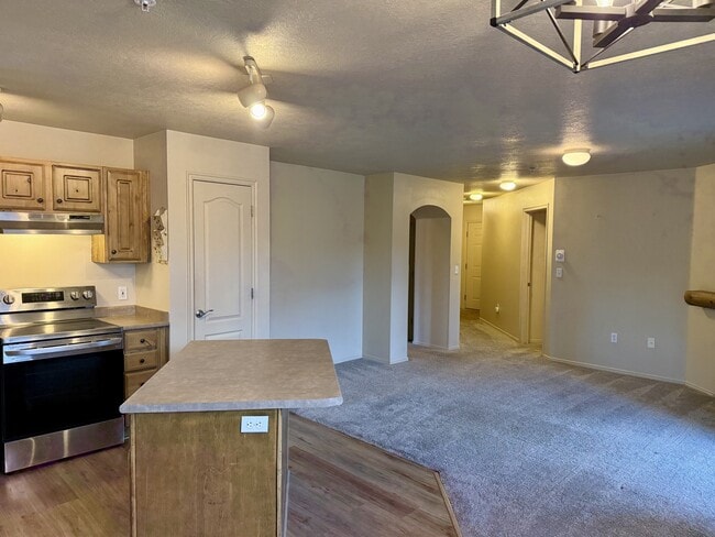 Building Photo - 1820 Fox Bay Dr