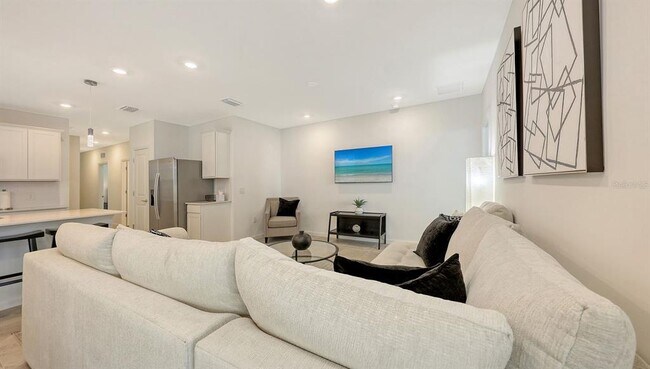 Building Photo - 6476 Silverstar Dr
