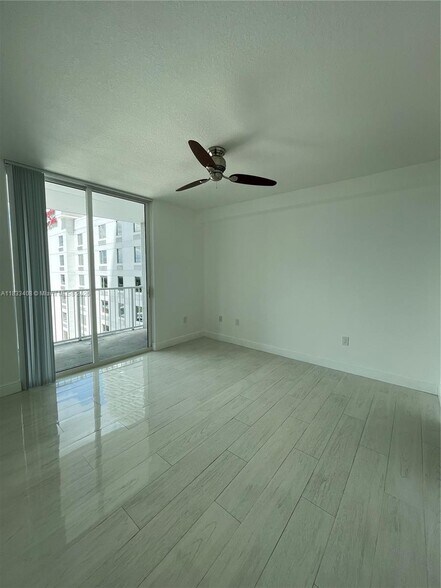 Building Photo - 1250 S Miami Ave