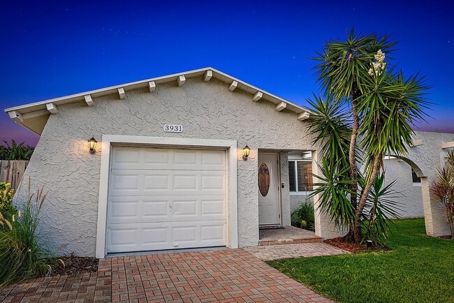 Building Photo - 3931 Flag Dr