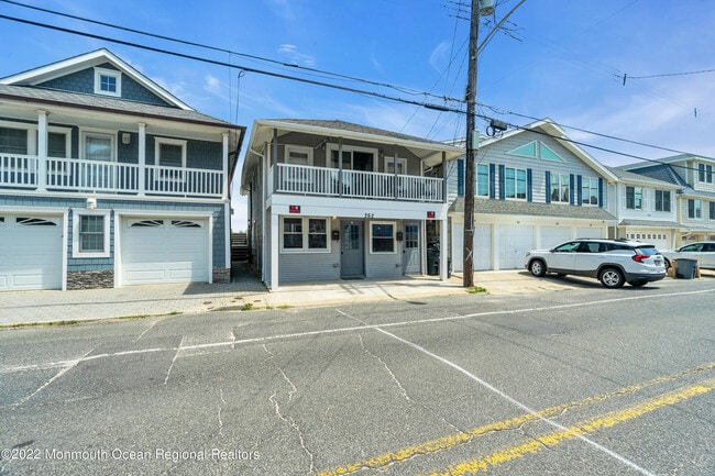 Building Photo - 262 1st Ave