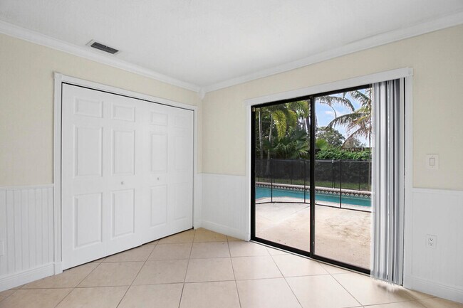 Building Photo - 7870 Blackwood Ln