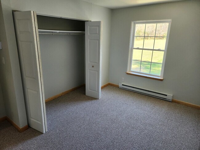 Building Photo - 323 W 31st St