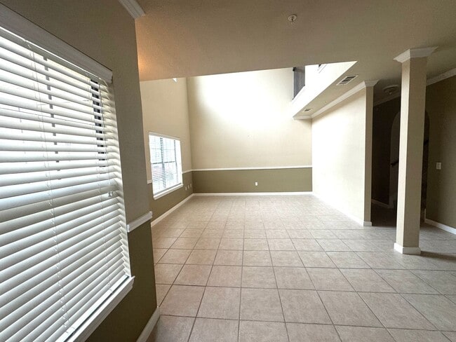 Building Photo - GREAT LOCATION NEAR MEDICAL & USAA | 3 BED...