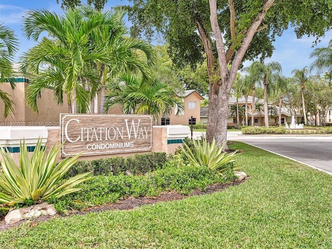 Building Photo - 9777 Westview Dr