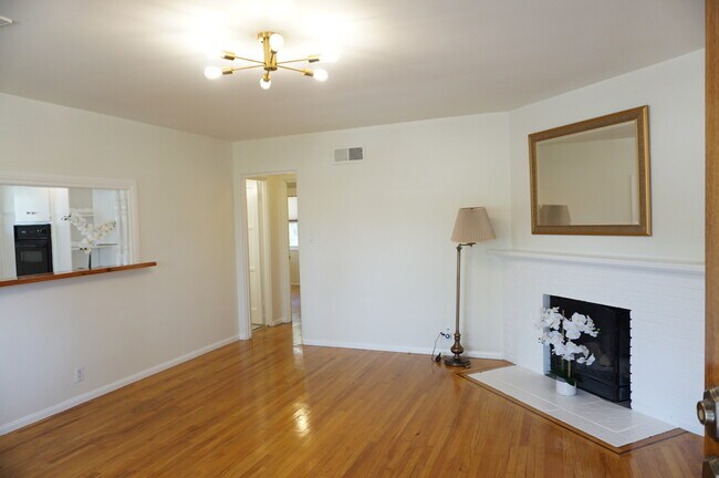 Building Photo - 3153 Orange Ave
