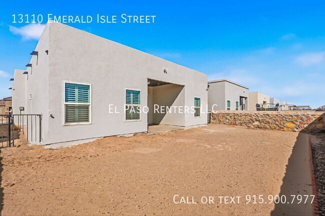 Building Photo - 13110 Emerald Isle St