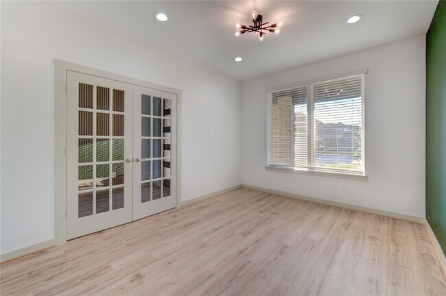 Building Photo - 3223 Cripple Creek Dr