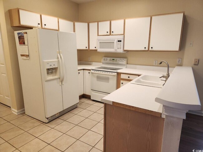 Building Photo - 33 Golf View Ct