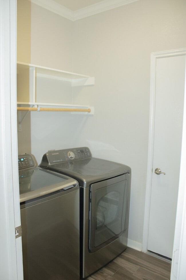 Building Photo - 29607 Legends Green Dr