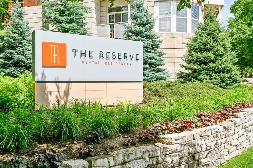 Building Photo - The Reserve at Evanston