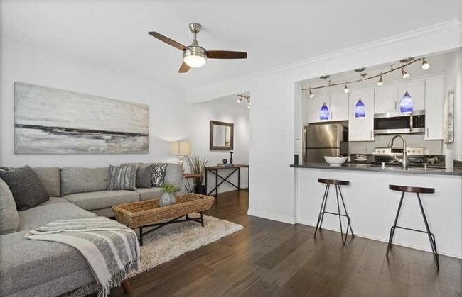 Building Photo - Chic Oceanside Retreat: 1-Bedroom with Sce...