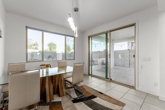 Building Photo - 6759 N 128th Dr