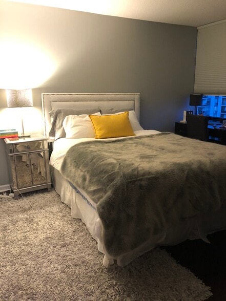 Primary bedroom - 1309 N Wells St