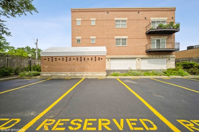 Building Photo - 755 Milwaukee Ave