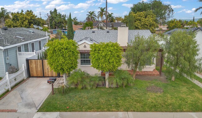 Building Photo - 8549 5th St