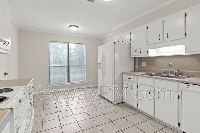 Building Photo - 219 Brooks Dr