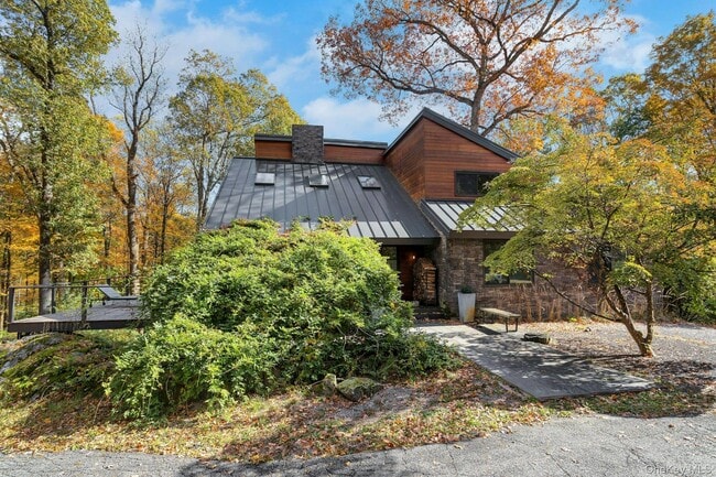 Building Photo - 16 Old Wagon Rd