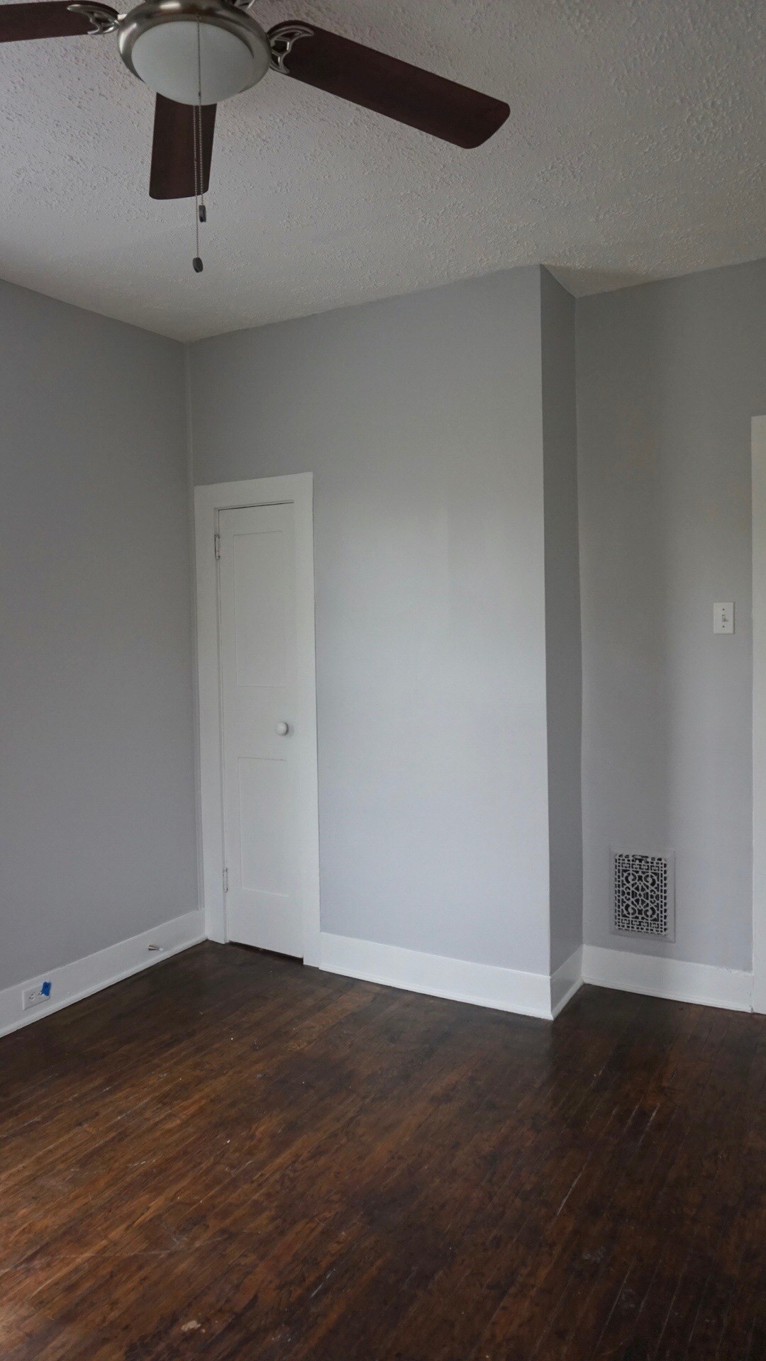 bedroom 1 - 129 N Main St