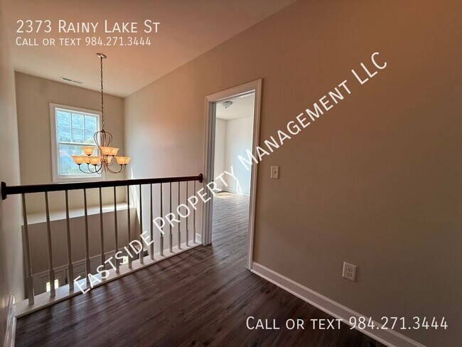 Building Photo - 2373 Rainy Lake St