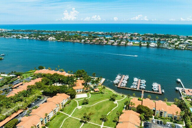 Building Photo - 135 Yacht Club Way