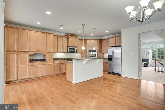 Building Photo - 24949 Bannockburn Terrace