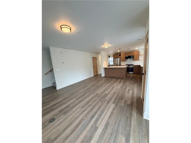 Building Photo - 131 W 46th St