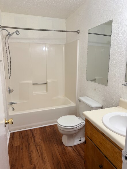 Building Photo - 15 Ferguson Dr