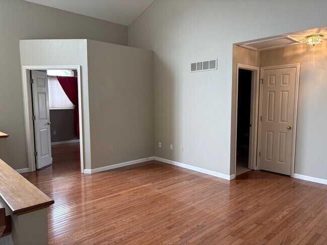 Building Photo - 1716 Highview Cir Ct