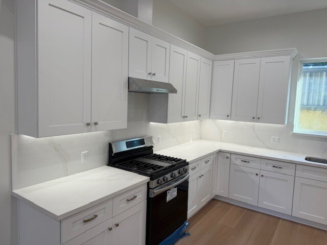 Building Photo - 8638 Aqueduct Ave