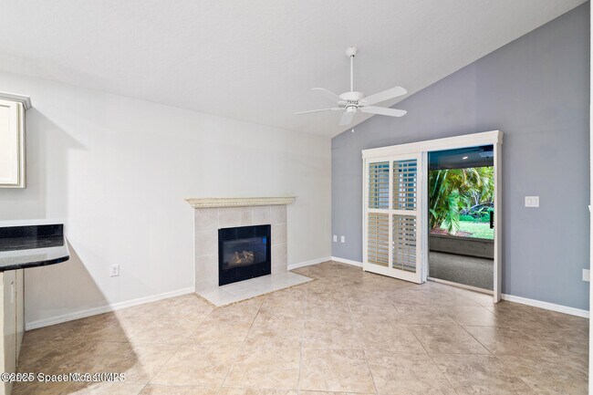 Building Photo - 8000 Daventry Dr