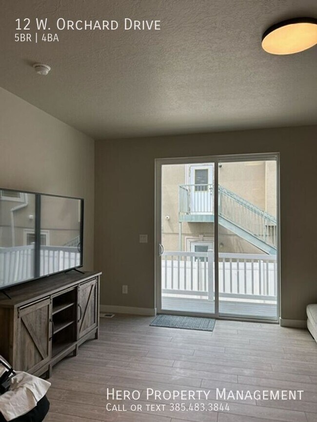 Building Photo - 12 W Orch Ln