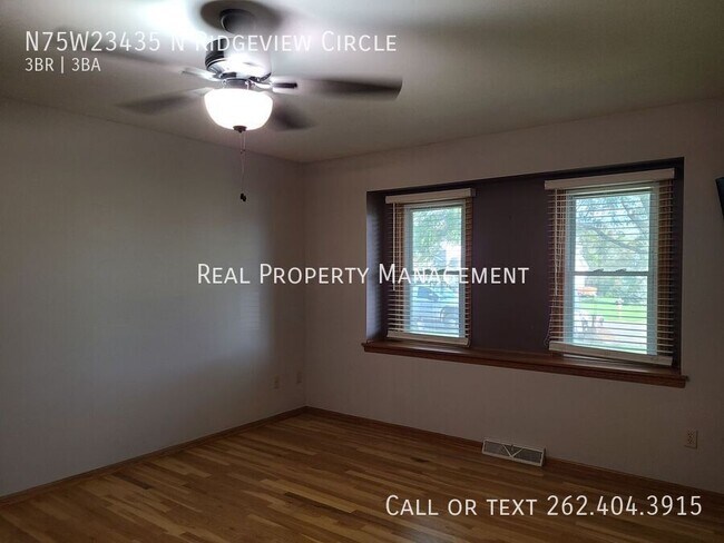 Building Photo - N75W23435 N Ridgeview Cir