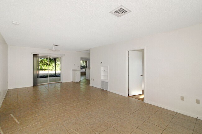 Building Photo - Venice Gardens Annual Home for Rent