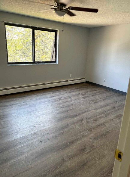 Building Photo - 16 Tiffany Rd