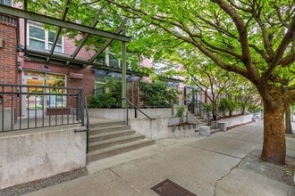 Building Photo - 1bd/1ba Seattle Condo