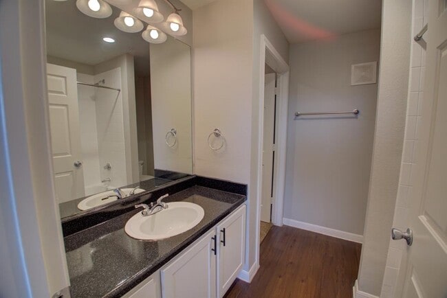 Building Photo - 2320 Gracy Farms Ln