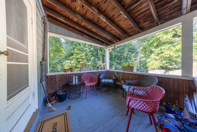 Building Photo - 1026 Chestnut St