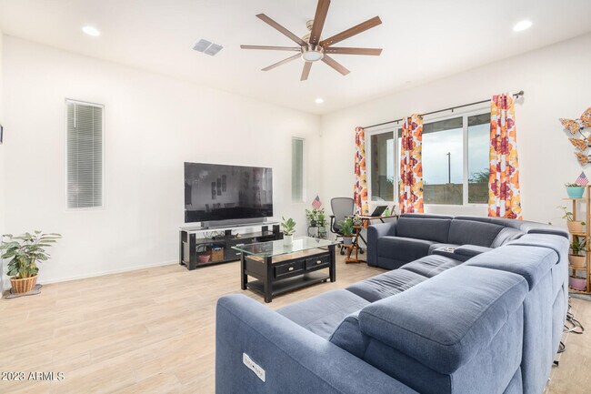 Building Photo - 7322 W Phelps Rd