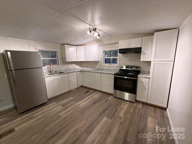 Primary Photo - 161 Longbranch Rd