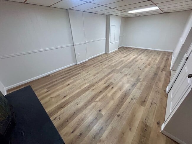 Building Photo - 5148 Fullerton Dr