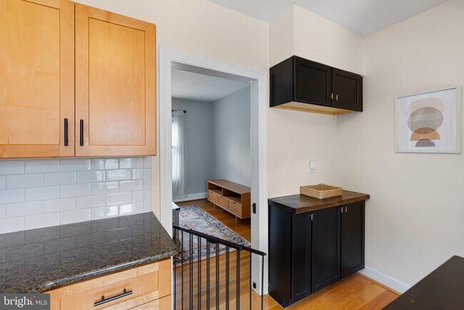Building Photo - 2128 Gilles St